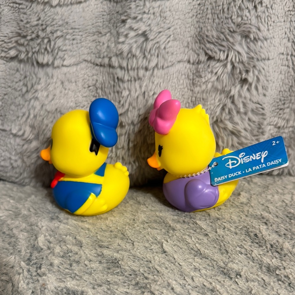 Disney Donald and Daisy Duck Set - Picture 2 of 2